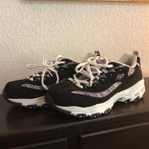 SKECHERS - Size 7.5